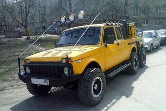 Lada Niva 6X6