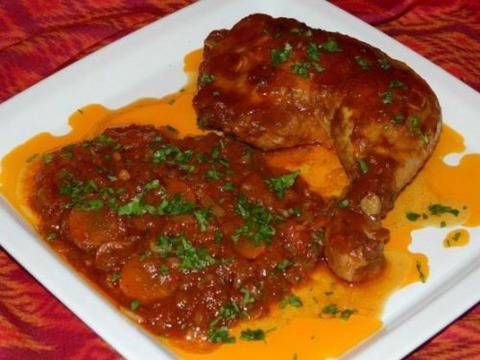 Пилешки бутчета със сос