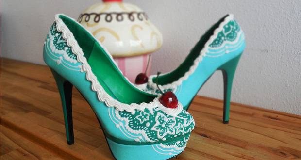 Дамски обувки под формата на парче торта
