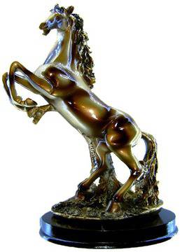 Фигура от полирезин на кон скачащ нагоре 29 см.