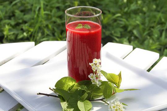 Ягодов йогурт с мента здравословно