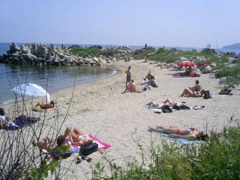 Откриха първите два варненски плажа