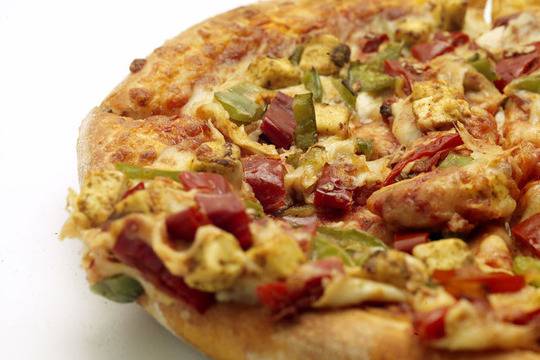 Пица с кисели краставички