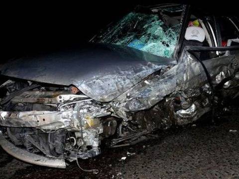 Тежка катастрофа в Смирненски: Двама загинаха на място!