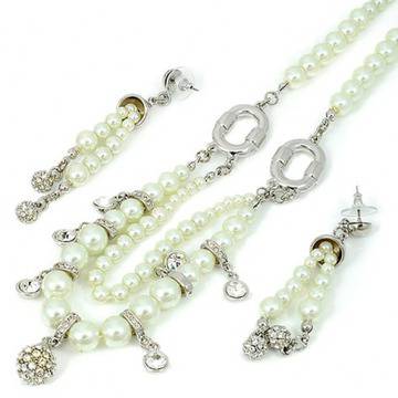 Повече Чар и Финес с Бижутата от Бижутерия Бокача