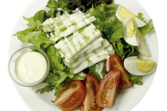 Зелена салата със селъри здравословно