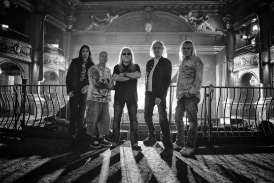 „Юрая Хийп“ се завръщат с нов албум и сингъл