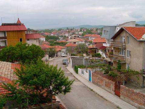 Кукумявка и богиня в герба на Ахтопол, изработи го студентка