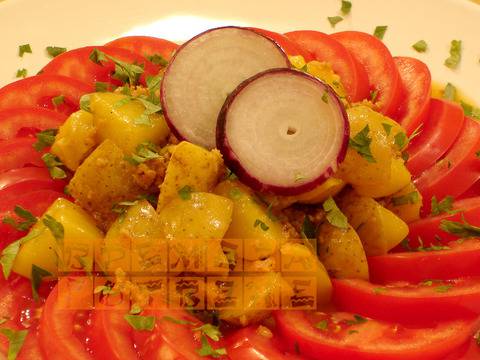 Къри с пресни картофи и кайма