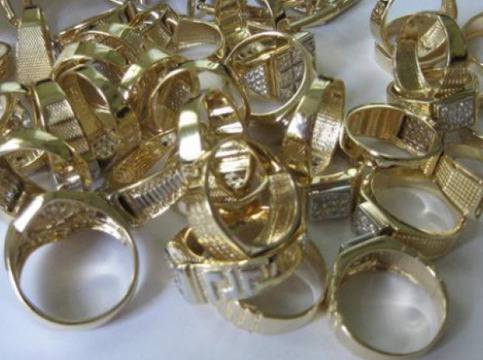 Скандално! Пробутват ни фалшиво злато!