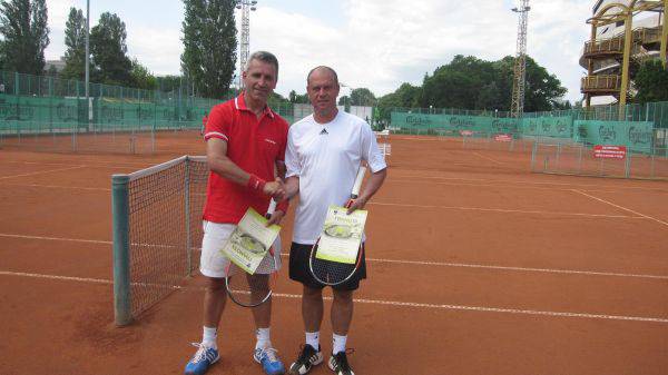 Стоматологът д-р Йордан Бурмов спечели благотворителен тенис турнир