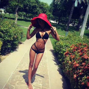 Николета по бански: секси или кльощава? (снимки) видяна 12034 коментари 29