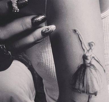 Вижте новата татуировка на Рита Ора видяна 2259 коментари 2