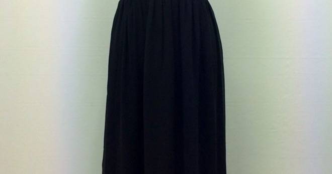 Дълга Черна Елегантна Рокля Бюстие Декорация