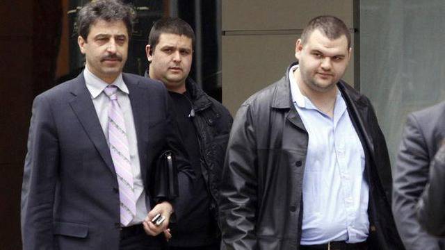 Tрима задържани за убийството на Делян Пеевски