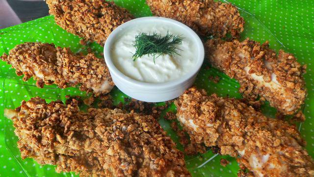 Вкусотиите на Бубето: „Пилешки филета с корнфлейкс на фурна“