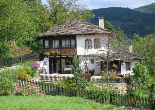 ЕДНОДНЕВНА ЕКСКУРЗИЯ ДО БОЖЕНЦИ, ЕТЪРА, СОКОЛСКИ МАНАСТИР