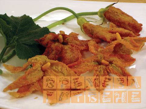 Панирани тиквени цветове