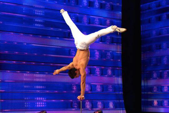 Българин изправи на крака журито на „Америка търси талант“