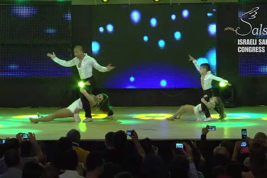 Уникален салса танц, който ще ви остави без думи