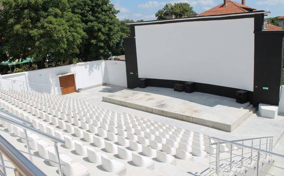 Лятно 3D кино отваря врати в Царево