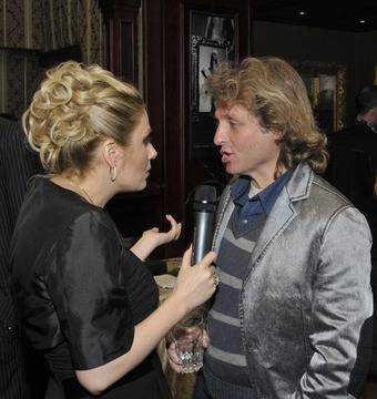 Скандално! Къци Вапцаров се самопокани в спалнята на Венета Райкова!