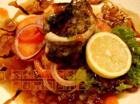 Филенца от сом на фурна със сос от стриди