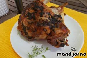Печено агнешко на фурна със сос песто