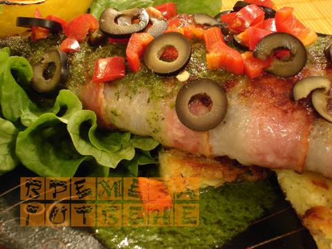 Пъстърва в бекон върху картофена палачинка