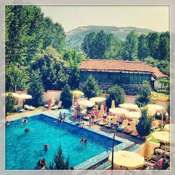 Конкурси всякакви: Спечелете 2-дневна почивка в Oasis Resort Zverino безплатно