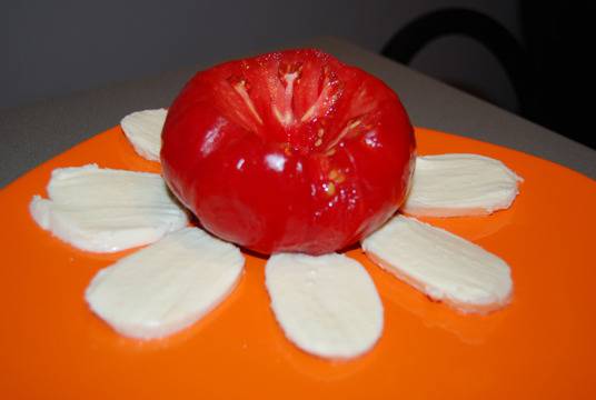 Тракийска салата „Парис“ с пържени чушки, камби и чесън