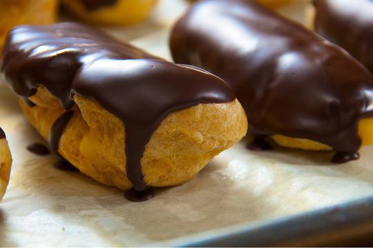 Еклери с шоколадова глазура