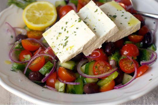 Гръцка салата с чери домати