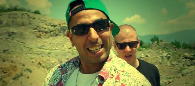 Гледайте видеото към „Пияната тояга“ на 100 Kila и Големия