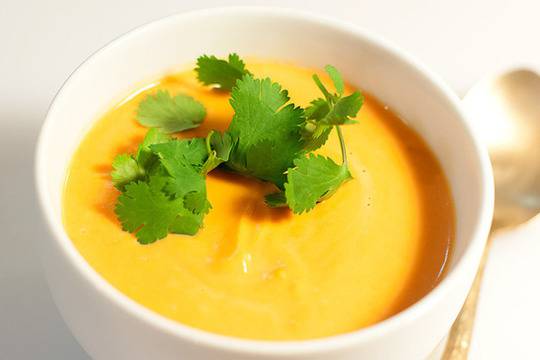 Крем супа от моркови с картофи и царевица