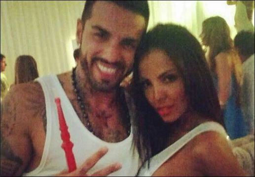 Николета и Благой Георгиев лъснаха неадекватни в нощен клуб