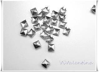 Метални шипове (пирамидки)