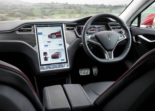 Хакнаха Tesla Model S