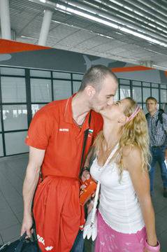 Волейболистите посрещат гаджета в селото