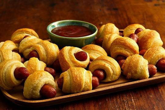 Бутер кроасанчета с кренвирши