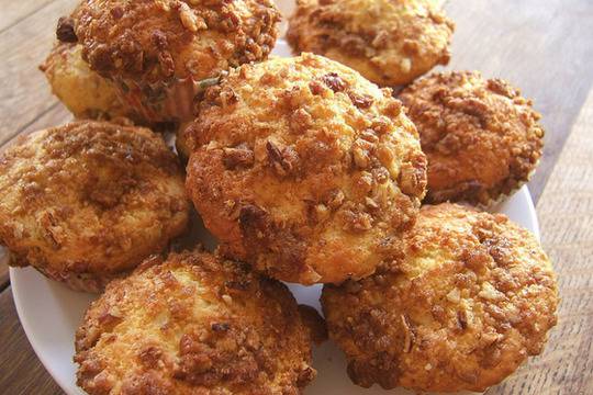 Мъфини с орехи и бадеми