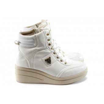 Дамски спортни боти на платформа МИ 404 бели