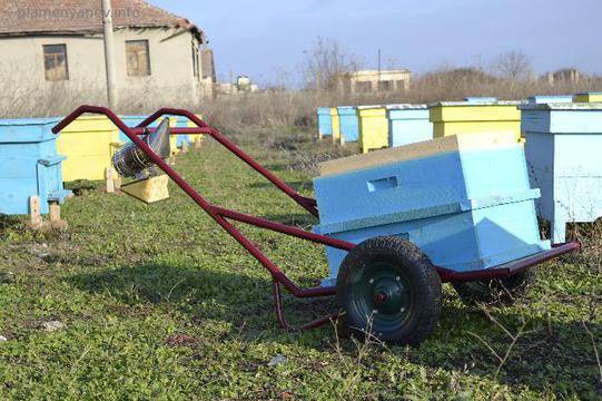 Пчеларска количка