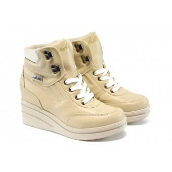 Дамски спортни боти на платформа МИ 405 бежови