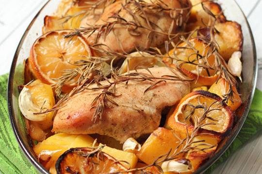 Печено пиле с картофи и лимон