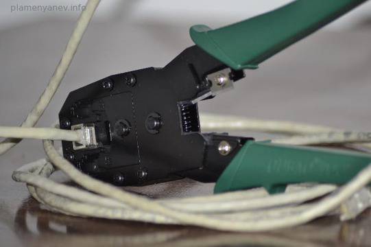 Кримпване на мрежов кабел