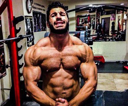 Отвратително! Фики Стораро се превърна в чудовище! СНИМКИ!