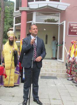 Пловдивският ринолог проф. Карен Джамбазов извади тумор от носа на пациент в Ст. Загора