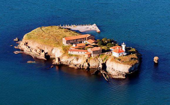 Морски приключения и забавления за празника на остров „Света Анастасия“