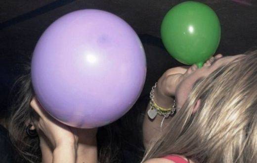 Туристи се друсат в Слънчев бряг с „райски газ“